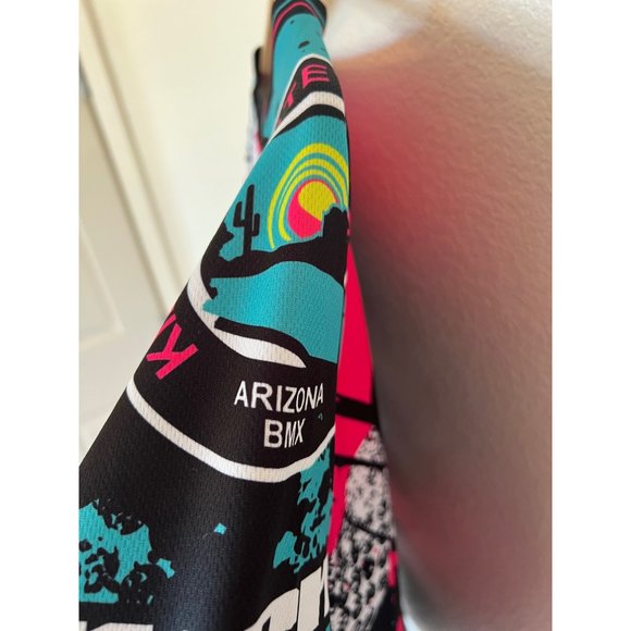 Pops Kid Dynamite Band Tee Pink Blue Short Sleeve Tshirt V-Neck Men's Large - Picture 4 of 6